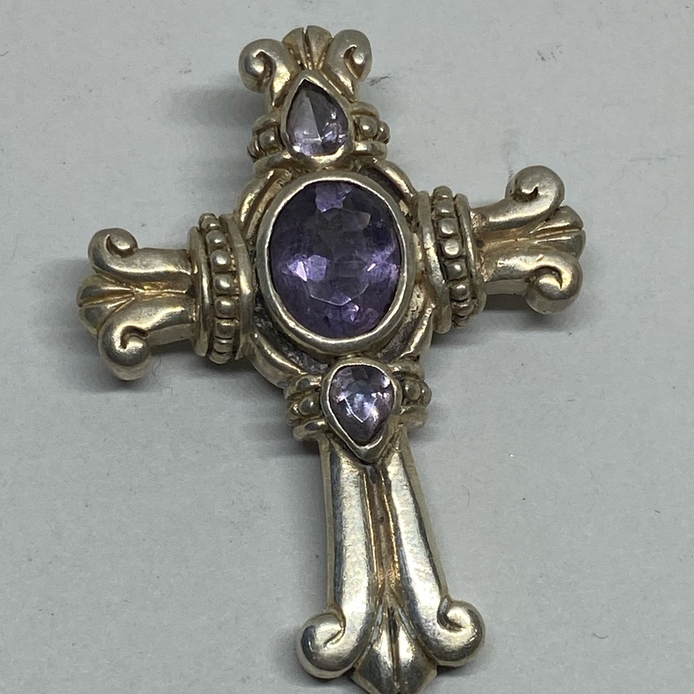 Vintage Cross with Purple Amethyst Center Stone - Picture 5 of 9
